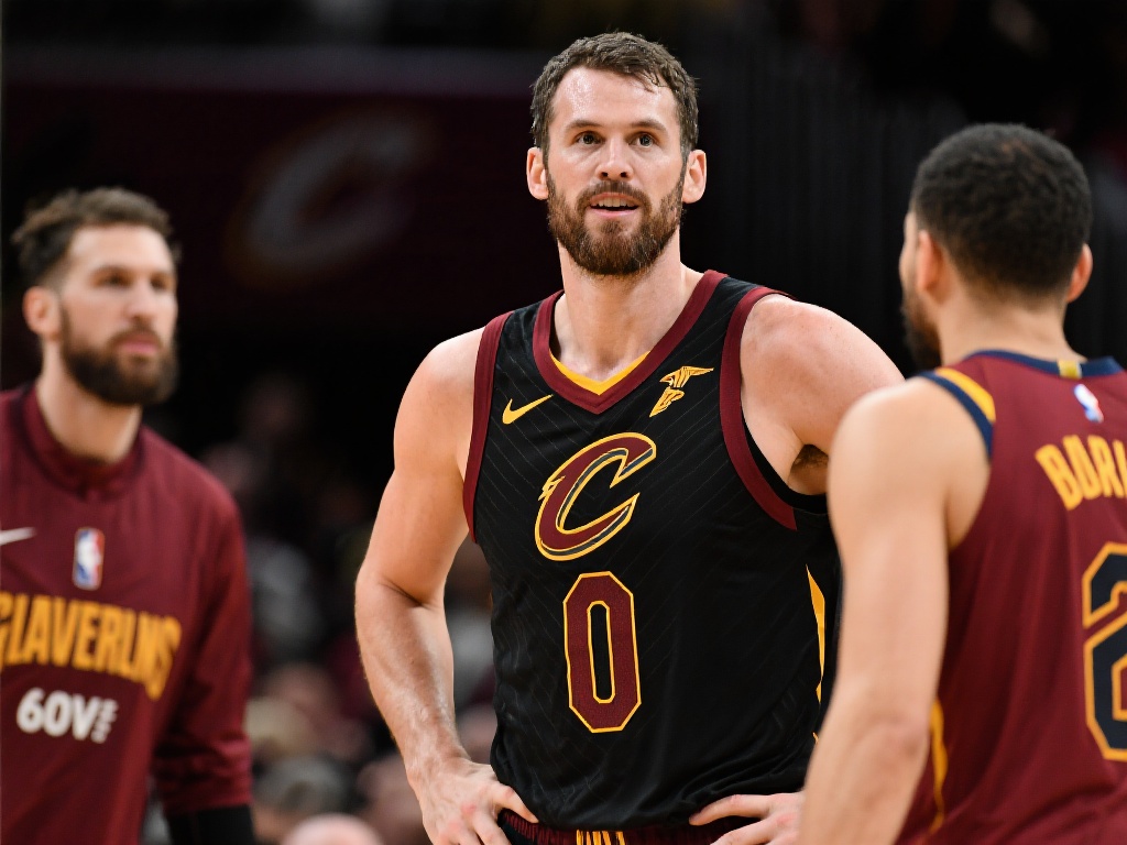 范-巴斯滕：范迪克未回应批评，进步停滞令人遗憾